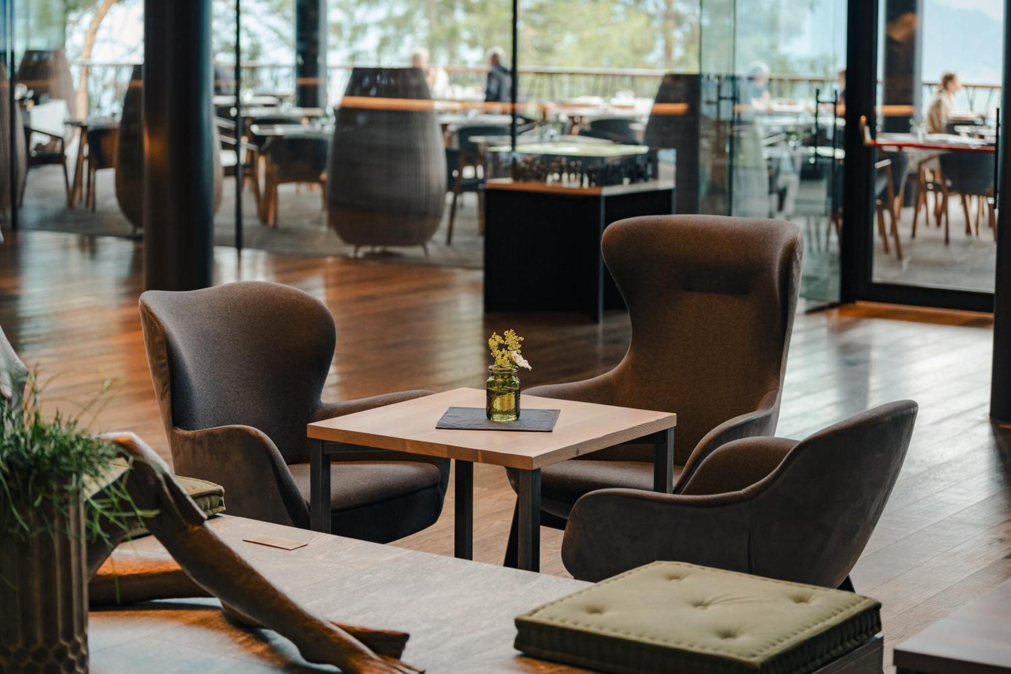 ホテル My Arbor - Dolomites ブレッサノーネ エクステリア 写真 The lounge at the airport
